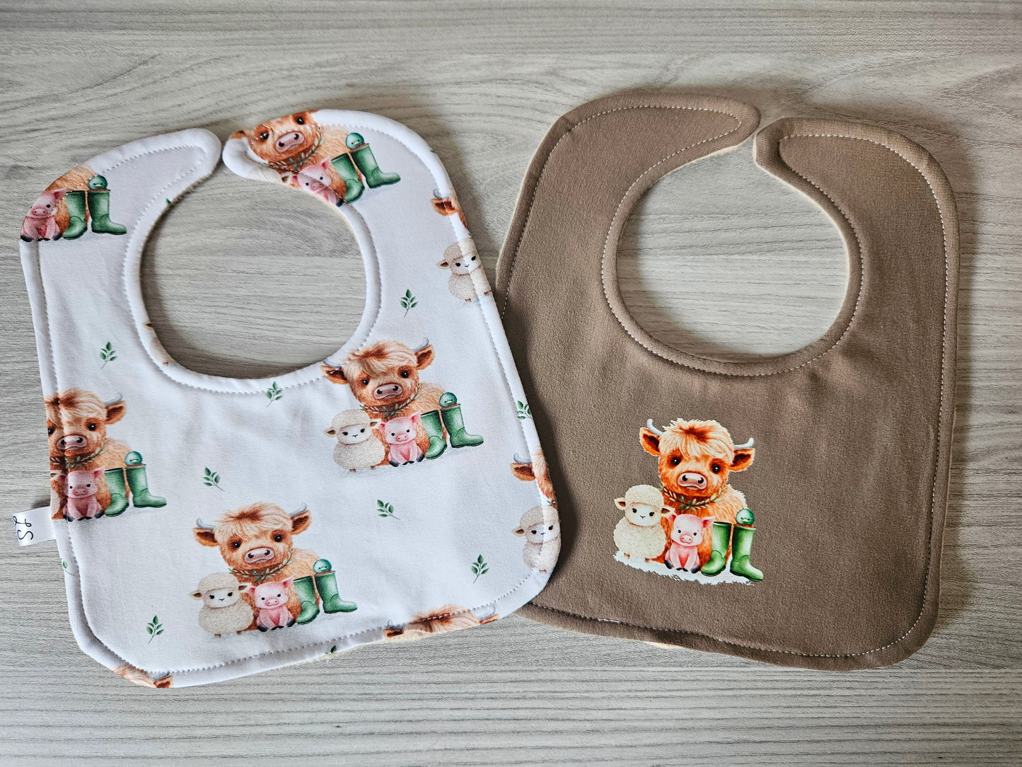 Bibs set